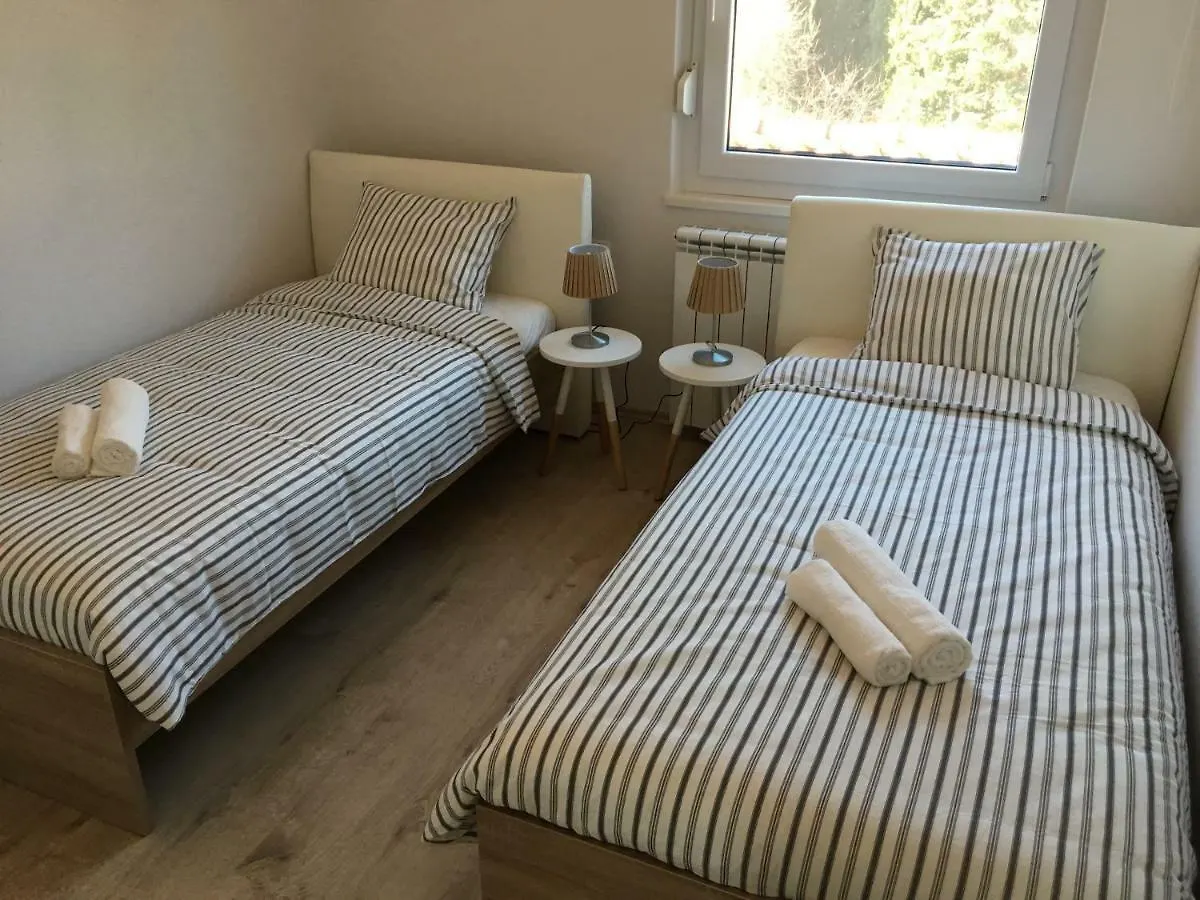 Apartment Vuk  Pula