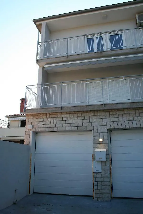 Apartment Vuk  Pula